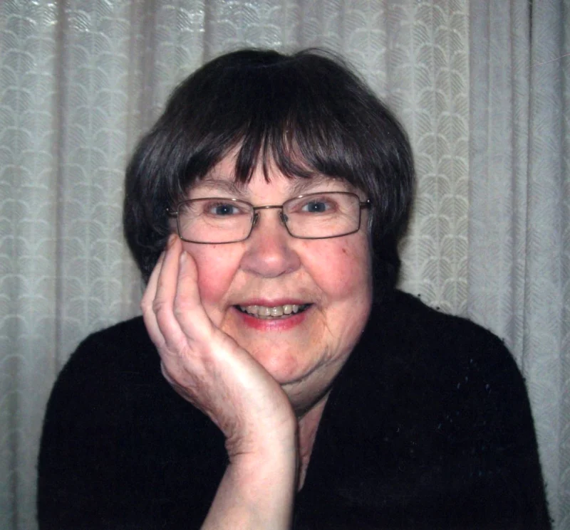 Glenis Joan Whipp