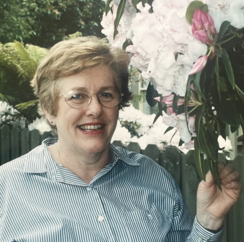 Dame Elizabeth Ann D.N.Z.M - Crsnz Hanan